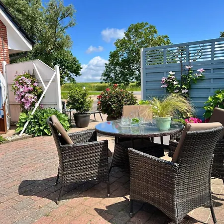 Gemuetliche Fuer 2 Personen Mit Gartensauna 다게불